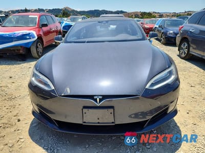 Piąte zdjęcie samochodu w środku: 2016 TESLA MODEL S VIN:5YJSA1E19GF151329 - miniatura