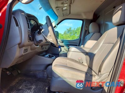 Zdjęcie 7 z 13 samochodu: 2015 NISSAN NV 2500 HD SV VIN:1N6BF0KX6FN804944 - miniatura