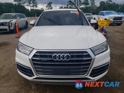 Piąte zdjęcie samochodu w środku: 2018 AUDI Q5 PREMIUM VIN:WA1ANAFY8J2008565 - miniatura