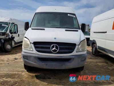Piąte zdjęcie samochodu w środku: 2012 MERCEDES BENZ SPRINTER 2500 DELIVERY VAN VIN:WD3PE8CB2C5691982 - miniatura