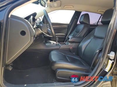 Zdjęcie 7 z 12 samochodu: 2019 CHRYSLER 300 TOURING VIN:2C3CCAAG3KH547952 - miniatura