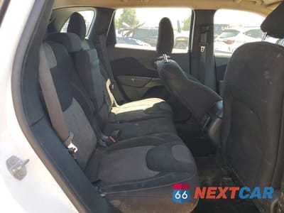 Zdjęcie 11 z 13 samochodu: 2017 JEEP CHEROKEE SPORT VIN:1C4PJLAB9HW507789 - miniatura