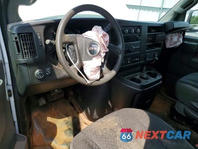 Zdjęcie 8 z 13 samochodu: 2019 GMC SAVANA 2500 CARGO DELIVERY VAN VIN:1GTW7AFG8K1304075 - miniatura