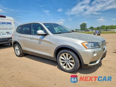 Czwarte zdjęcie samochodu z boku: 2014 BMW X3 XDRIVE28I VIN:5UXWX9C58E0D33492 - miniatura