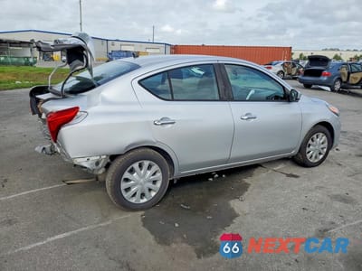 Trzecie zdjęcie samochodu z tyłu: 2017 NISSAN VERSA 1.6 SV VIN:3N1CN7AP5HK465397 - miniatura