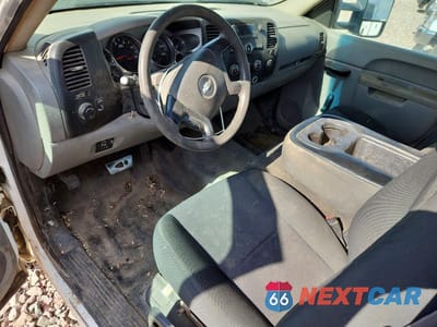 Zdjęcie 8 z 12 samochodu: 2014 CHEVROLET SILVERADO C3500 VIN:1GB3CZC85EF151810 - miniatura