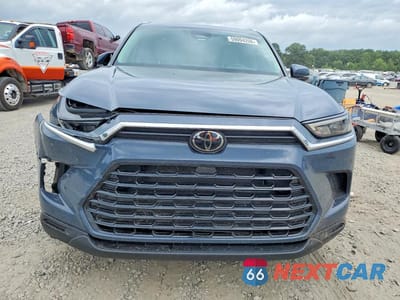 Piąte zdjęcie samochodu w środku: 2024 TOYOTA GRAND HIGHLANDER XLE VIN:5TDAAAA54RS008470 - miniatura