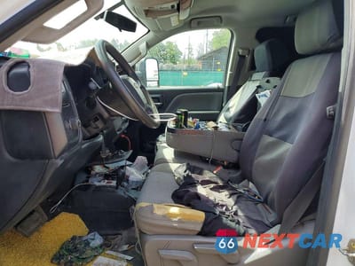 Zdjęcie 7 z 12 samochodu: 2017 CHEVROLET SILVERADO K2500 HEAVY DUTY VIN:1GC1KUEG0HF162781 - miniatura