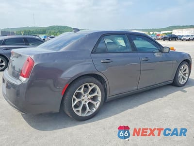 Trzecie zdjęcie samochodu z tyłu: 2021 CHRYSLER 300 TOURING VIN:2C3CCAAG5MH601318 - miniatura