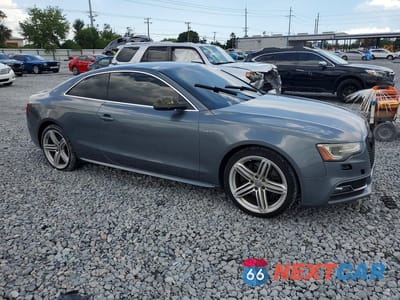 Czwarte zdjęcie samochodu z boku: 2013 AUDI S5 PREMIUM PLUS VIN:WAUCGAFR6DA002272 - miniatura