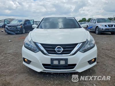 Piąte zdjęcie samochodu w środku: 2018 NISSAN ALTIMA 2.5 SR VIN:1N4AL3AP4JC260724 - miniatura