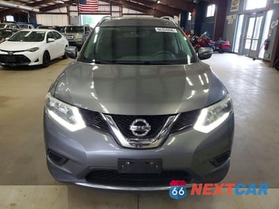 Piąte zdjęcie samochodu w środku: 2015 NISSAN ROGUE SV VIN:5N1AT2MKXFC865340 - miniatura