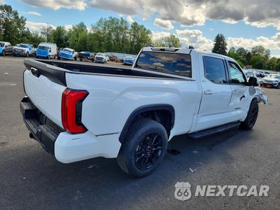 Trzecie zdjęcie samochodu z tyłu: 2025 TOYOTA TUNDRA CREWMAX SR5 VIN:5TFLA5EC9SX041781 - miniatura