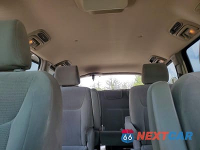 Zdjęcie 10 z 13 samochodu: 2004 TOYOTA SIENNA LE 7 PASSENGER VIN:5TDZA23C94S099975 - miniatura
