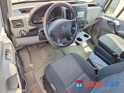 Zdjęcie 8 z 13 samochodu: 2011 MERCEDES-BENZ SPRINTER VIN:WD3PE7CC7B5574416 - miniatura