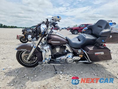 Trzecie zdjęcie samochodu z tyłu: 2013 HARLEY-DAVIDSON FLHTK ELECTRA GLIDE ULTRA LIMITED VIN:1HD1KEM1XDB607675 - miniatura