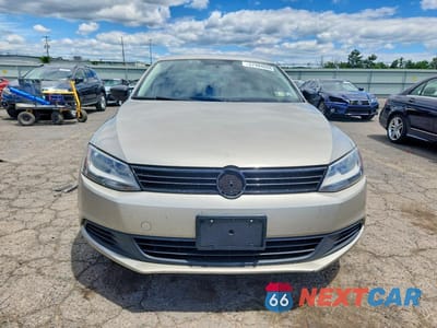 Piąte zdjęcie samochodu w środku: 2014 VOLKSWAGEN JETTA BASE VIN:3VW2K7AJ7EM335633 - miniatura
