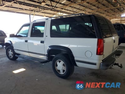 Drugie zdjęcie samochodu z przodu: 1998 CHEVROLET SUBURBAN K1500 VIN:3GNFK16RXWG124160 - miniatura