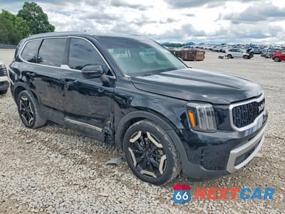 Czwarte zdjęcie samochodu z boku: 2023 KIA TELLURIDE LX VIN:5XYP34GC3PG357898 - miniatura