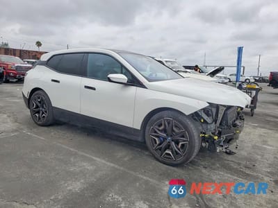 Czwarte zdjęcie samochodu z boku: 2023 BMW IX M60 VIN:WB533CF03PCM64126 - miniatura