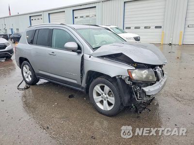 Czwarte zdjęcie samochodu z boku: 2014 JEEP COMPASS LATITUDE VIN:1C4NJCEB6ED900190 - miniatura
