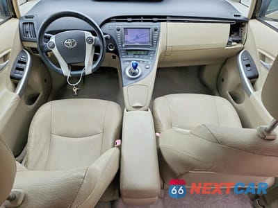 Zdjęcie 8 z 12 samochodu: 2010 TOYOTA PRIUS V VIN:JTDKN3DU3A0193402 - miniatura