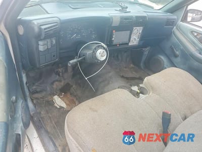 Zdjęcie 8 z 13 samochodu: 1994 CHEVROLET S TRUCK S10 VIN:1GCCS14Z5R8223672 - miniatura