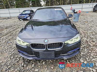 Piąte zdjęcie samochodu w środku: 2018 BMW 330 XI VIN:WBA8D9C59JEM33286 - miniatura