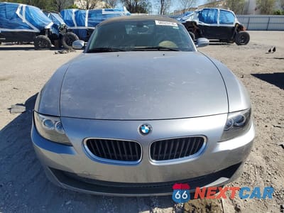 Piąte zdjęcie samochodu w środku: 2007 BMW Z4 3.0 VIN:4USBU33537LW71560 - miniatura
