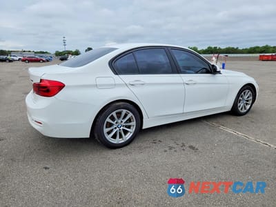 Trzecie zdjęcie samochodu z tyłu: 2018 BMW 320 XI VIN:WBA8E5G54JNU47953 - miniatura