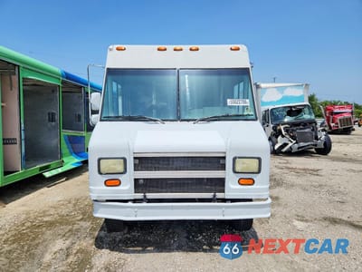 Piąte zdjęcie samochodu w środku: 2000 FORD E350 DELIVERY TRUCK VIN:1FCJE39L5YHA77531 - miniatura