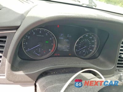 Zdjęcie 9 z 12 samochodu: 2018 HYUNDAI ELANTRA SE VIN:5NPD74LF1JH338466 - miniatura