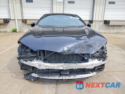 Piąte zdjęcie samochodu w środku: 2022 BMW M850XI VIN:WBAGV8C03NCK22206 - miniatura