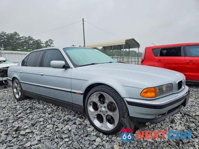 Czwarte zdjęcie samochodu z boku: 1998 BMW 740 IL VIN:WBAGJ832XWDM16451 - miniatura