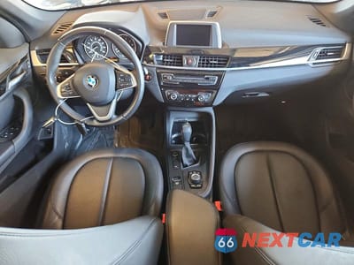 Zdjęcie 8 z 12 samochodu: 2018 BMW X1 VIN:WBXHT3C37J5F91908 - miniatura