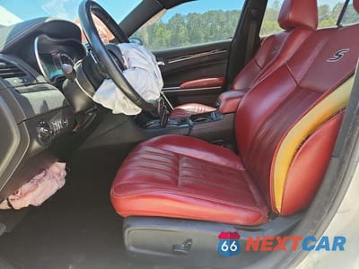 Zdjęcie 7 z 12 samochodu: 2021 CHRYSLER 300 S VIN:2C3CCABG0MH537509 - miniatura