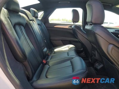 Zdjęcie 10 z 13 samochodu: 2020 LINCOLN MKZ VIN:3LN6L5A9XLR622570 - miniatura