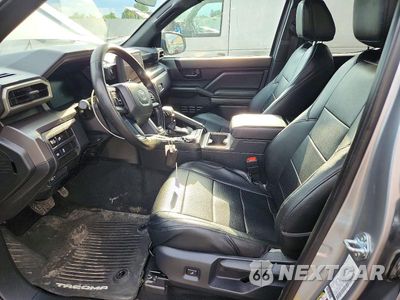 Zdjęcie 7 z 13 samochodu: 2025 TOYOTA TACOMA SR5 VIN:3TMLB5JN7SM149987 - miniatura