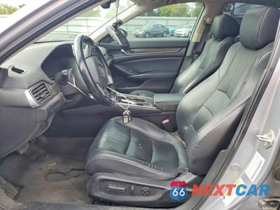 Zdjęcie 7 z 12 samochodu: 2018 HONDA ACCORD TOURING VIN:1HGCV1F94JA094701 - miniatura