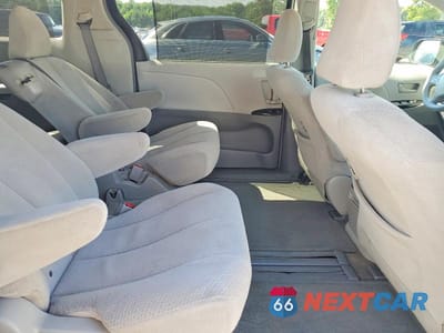 Zdjęcie 11 z 13 samochodu: 2011 TOYOTA SIENNA LE VIN:5TDKK3DC0BS154345 - miniatura
