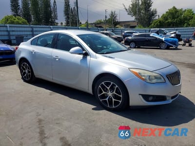 Czwarte zdjęcie samochodu z boku: 2017 BUICK REGAL SPORT TOURING VIN:2G4GL5EX4H9116193 - miniatura