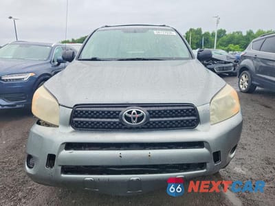 Piąte zdjęcie samochodu w środku: 2006 TOYOTA RAV4 BASE VIN:JTMZD33V265015132 - miniatura