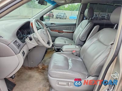 Zdjęcie 7 z 13 samochodu: 2005 TOYOTA SIENNA XLE 7 PASSENGER VIN:5TDZA22C25S291421 - miniatura