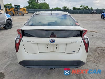 Zdjęcie 6 z 12 samochodu: 2018 TOYOTA PRIUS TWO ECO VIN:JTDKARFU0J3553395 - miniatura