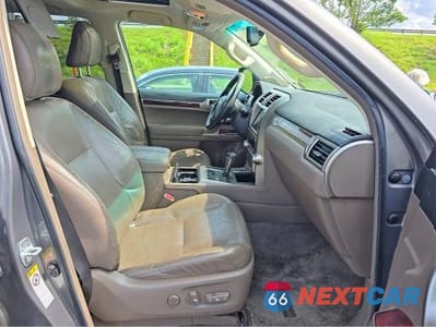 Piąte zdjęcie samochodu w środku: 2011 LEXUS GX 460 VIN:JTJBM7FX6B5034909 - miniatura