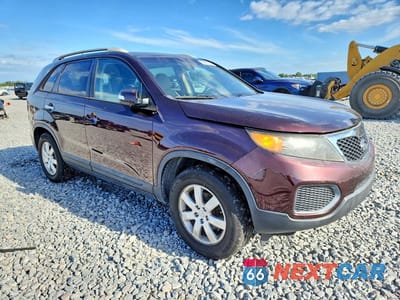 Czwarte zdjęcie samochodu z boku: 2013 KIA SORENTO LX VIN:5XYKT4A29DG383444 - miniatura