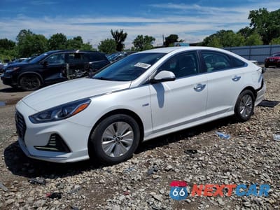2019 HYUNDAI SONATA HYBRID SE KMHE24L36KA091717 - główne zdjęcie licytacji z USA - miniatura