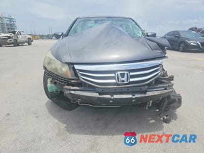 Piąte zdjęcie samochodu w środku: 2012 HONDA ACCORD LXP VIN:1HGCP2F44CA204122 - miniatura