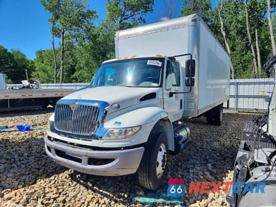 2017 INTERNATIONAL 4300 BOX TRUCK 1HTMMMMM7HH637350 - główne zdjęcie licytacji z USA - miniatura