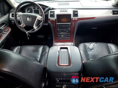 Zdjęcie 8 z 13 samochodu: 2009 CADILLAC ESCALADE VIN:1GYFK13259R236329 - miniatura
